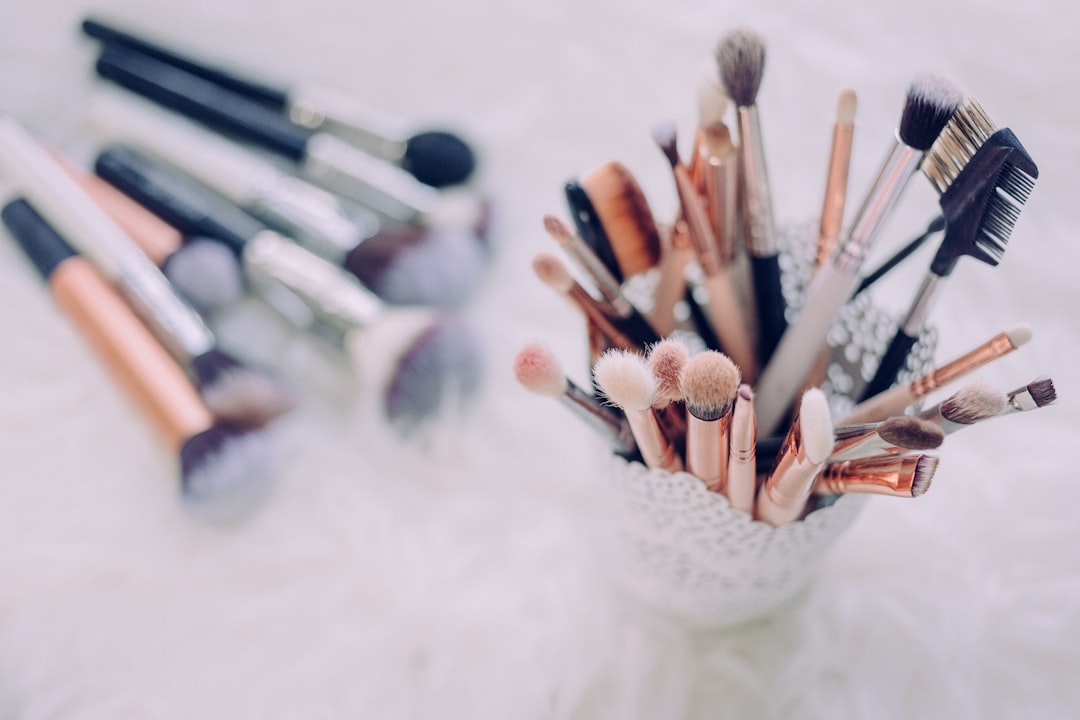 De mooiste make-up trends van 2026: kleur, glans en een frisse blik